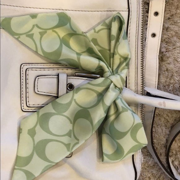 Coach leather tote with shoulder/crossbody strap - Picture 4 of 8